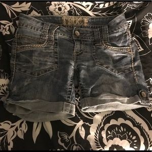 Boyfriend-style blue jean shorts